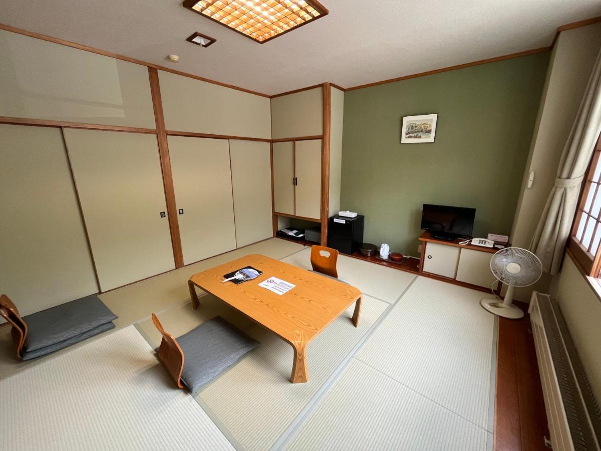 Marukoma Onsen Ryokan Chitose  Exterior photo