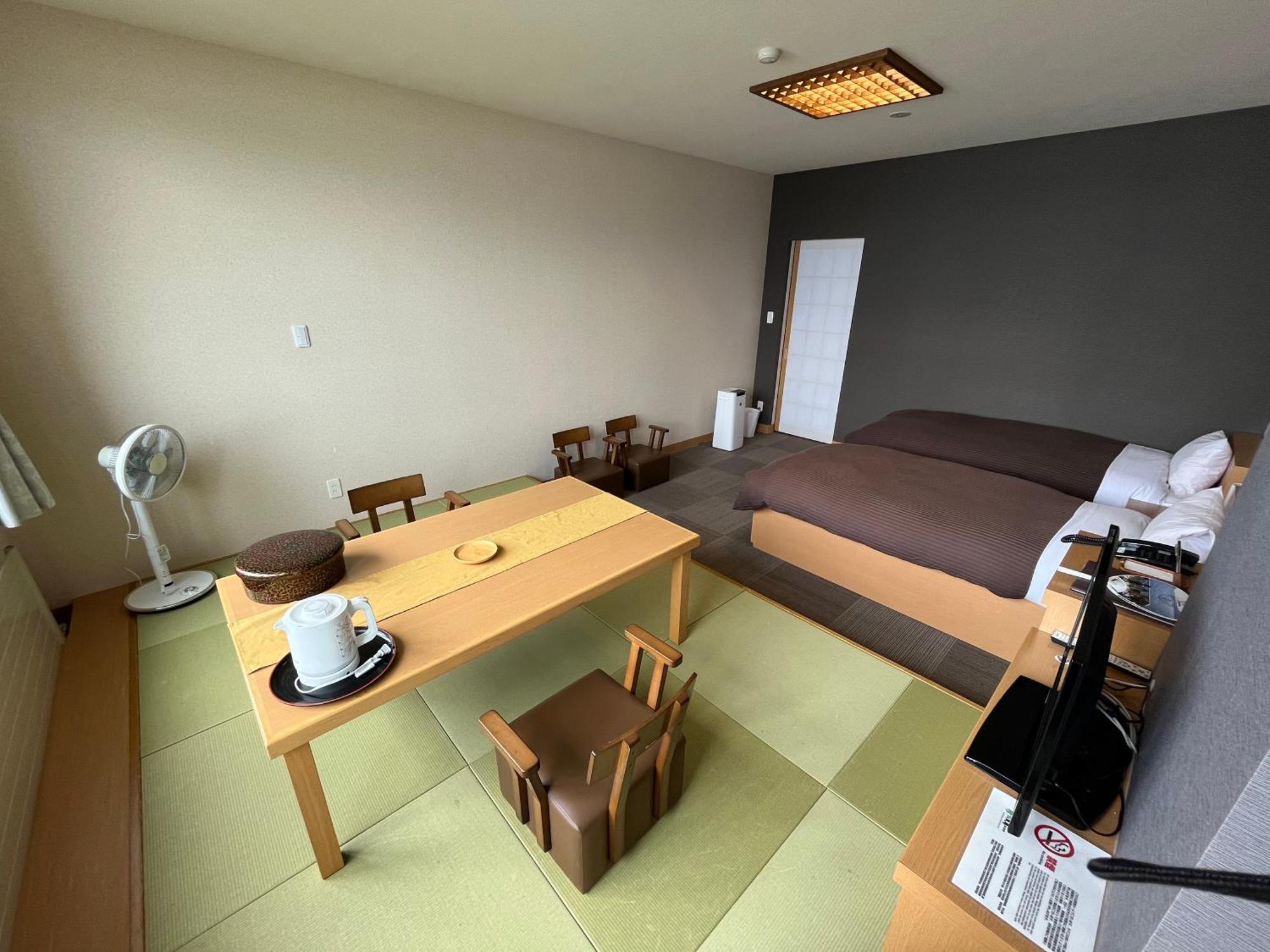 Marukoma Onsen Ryokan Chitose  Exterior photo